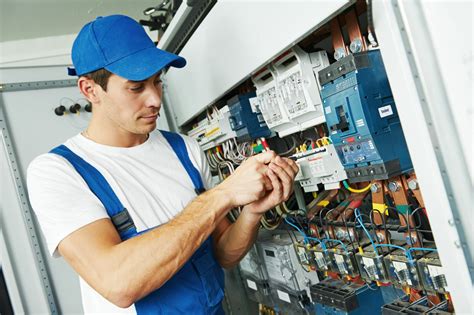 technoticia is|technician definition.